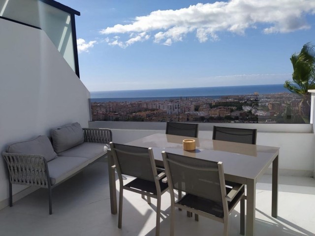 Penthouse avec 2 Chambres  à Estepona
