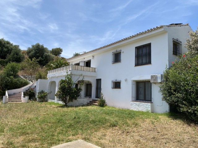 4 Bedrooms Villa in Mijas