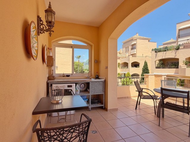 4 Bedrooms Apartment in Elviria