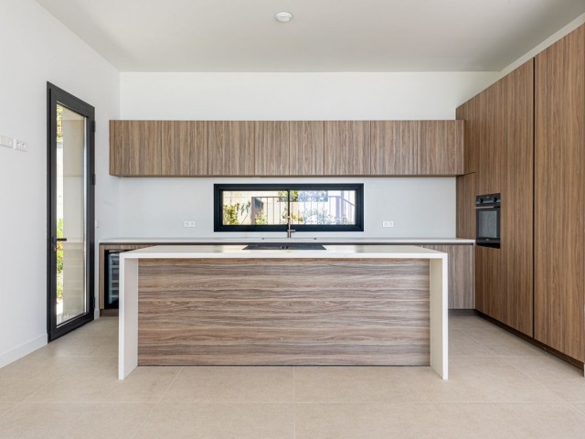 Villa con 3 Dormitorios  en Benahavís