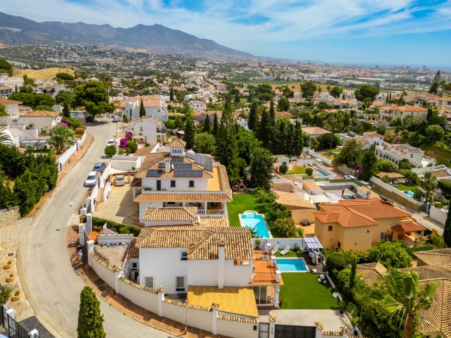 4 Makuuhuoneen Huvila Cerros del Aguila