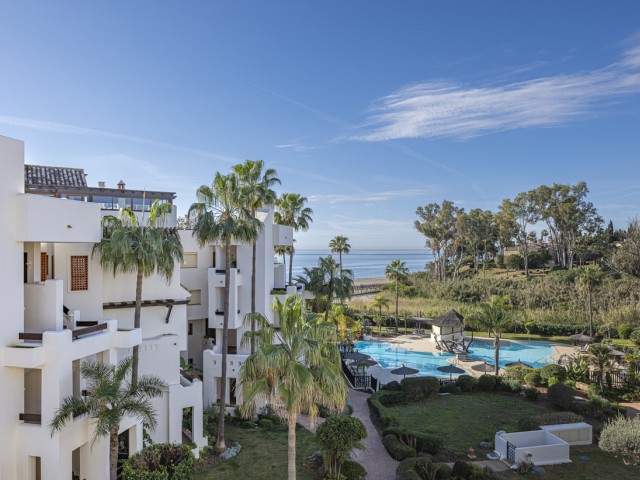 3 Bedrooms Apartment in Estepona