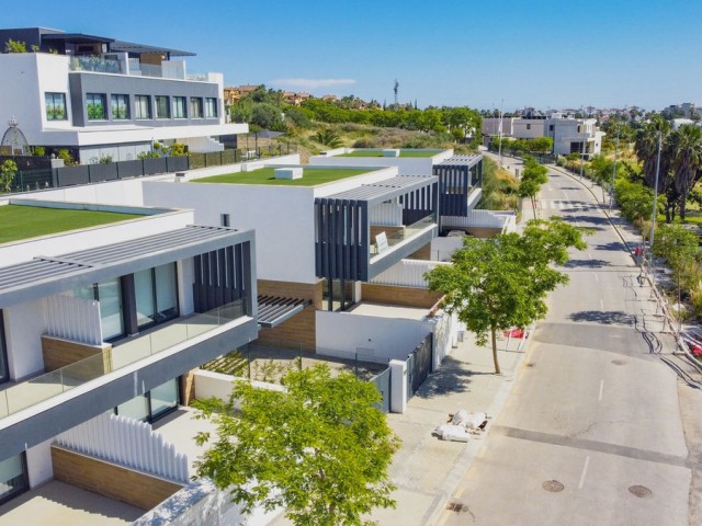 Maison mitoyenne avec 3 Chambres  à Estepona