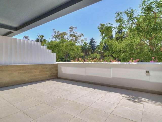 Maison mitoyenne avec 3 Chambres  à Estepona
