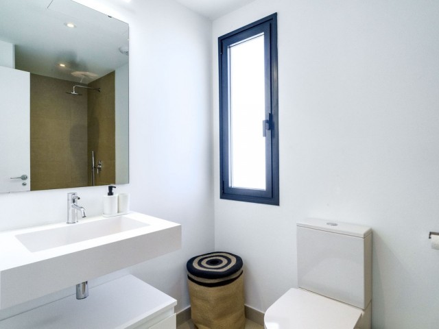 Maison mitoyenne avec 3 Chambres  à Estepona
