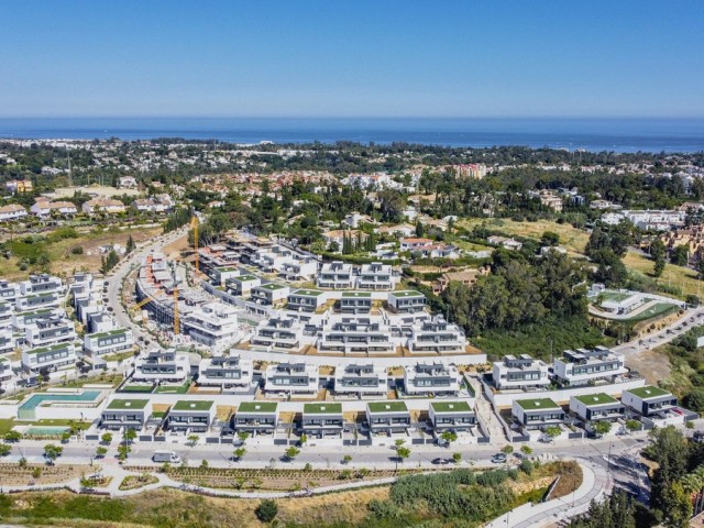 Maison mitoyenne avec 3 Chambres  à Estepona