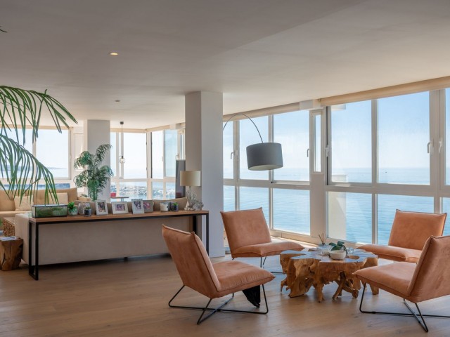 4 Bedrooms Apartment in Marbella