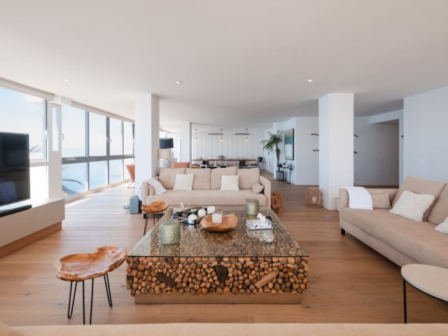 4 Bedrooms Apartment in Marbella