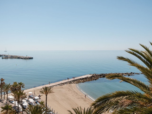 4 Bedrooms Apartment in Marbella