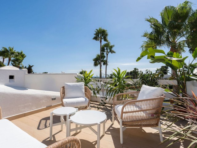 Apartamento con 2 Dormitorios  en Nueva Andalucía