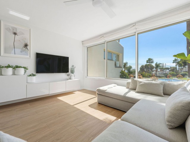 Apartamento con 2 Dormitorios  en Nueva Andalucía