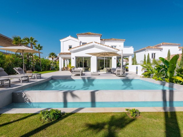 4 Makuuhuoneen Huvila Casares Playa
