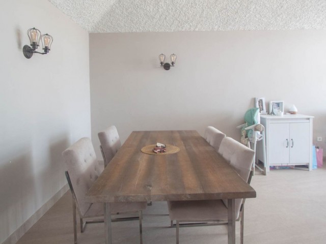 Maison mitoyenne avec 3 Chambres  à Estepona