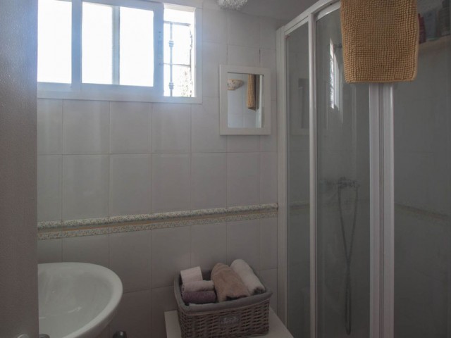 Maison mitoyenne avec 3 Chambres  à Estepona