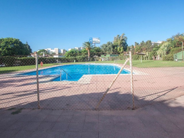 Maison mitoyenne avec 3 Chambres  à Estepona