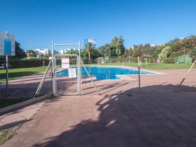 Maison mitoyenne avec 3 Chambres  à Estepona