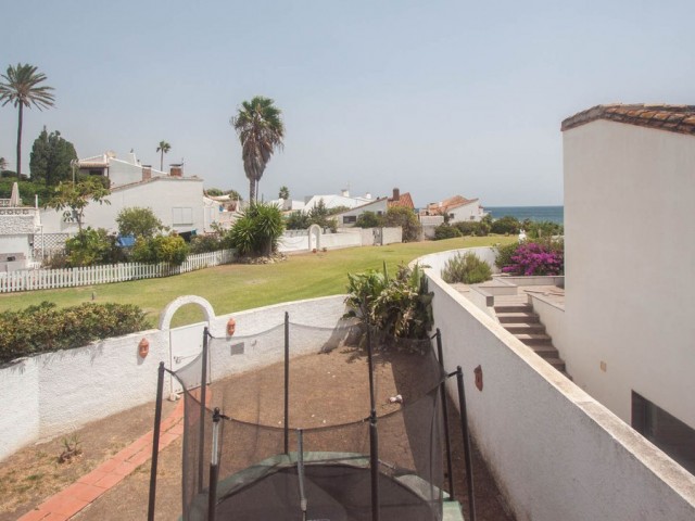 Maison mitoyenne avec 3 Chambres  à Estepona