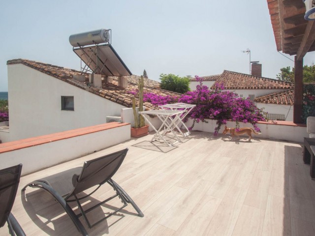 Maison mitoyenne avec 3 Chambres  à Estepona