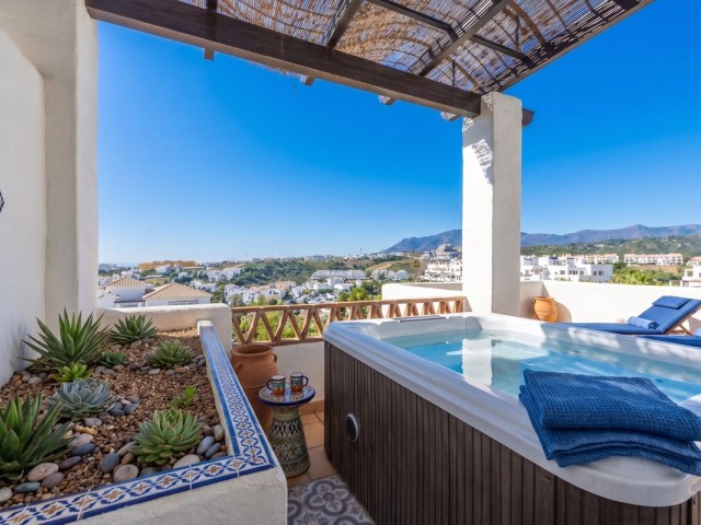 Penthouse avec 2 Chambres  à Estepona