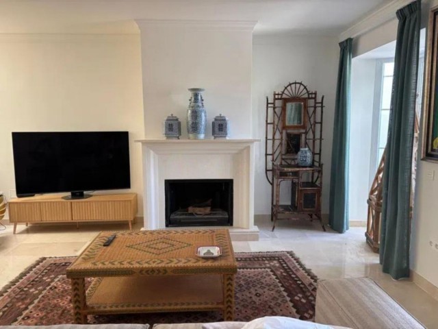 4 Bedrooms Townhouse in Marbella