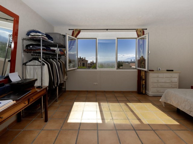 3 Bedrooms Villa in Marbella