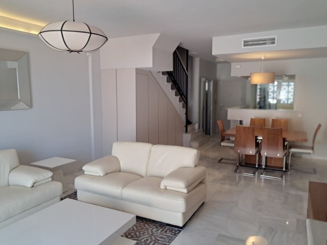 Villa avec 3 Chambres  à Estepona