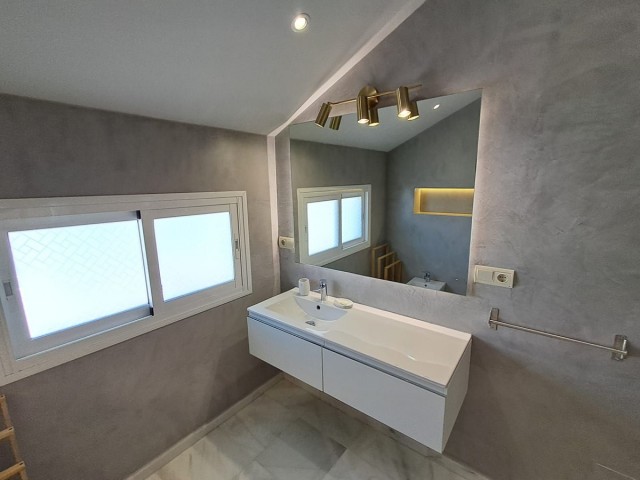 Villa avec 3 Chambres  à Estepona