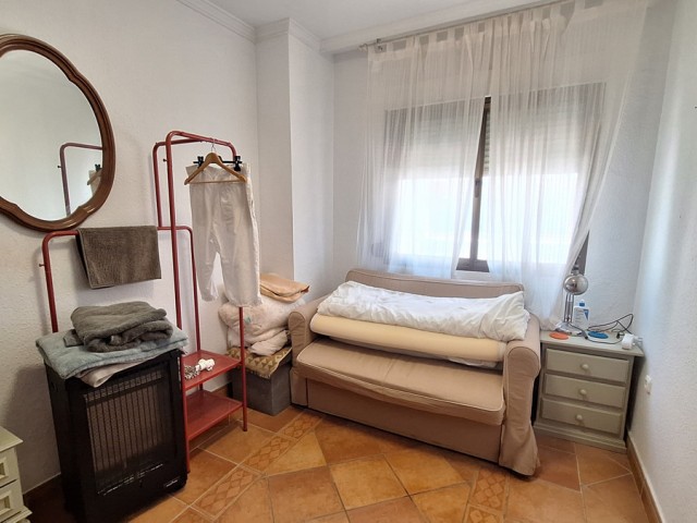 Commercial avec 5 Chambres  à Estepona