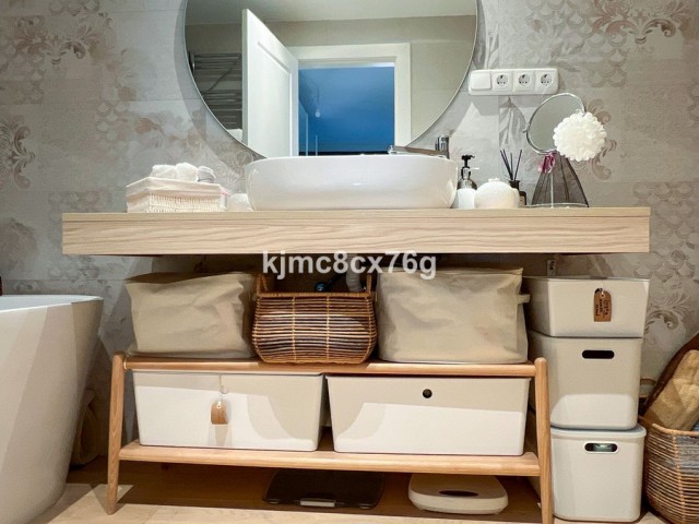 4 Bedrooms Apartment in Calahonda