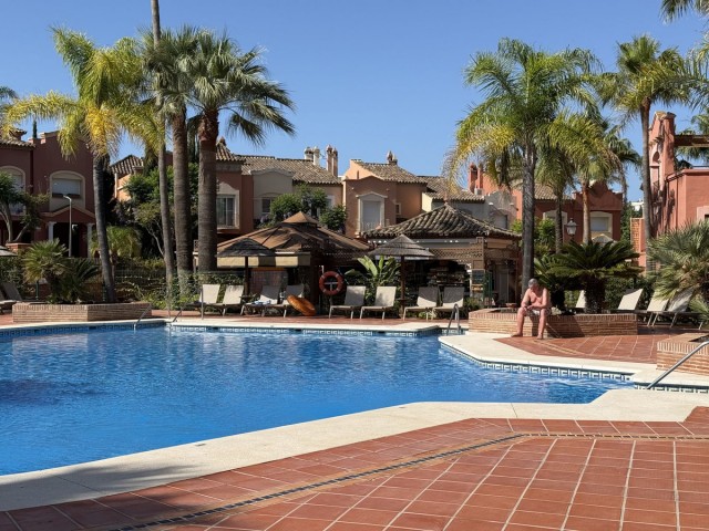 2 Schlafzimmer Apartment in Nueva Andalucía