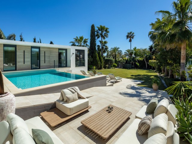 5 Schlafzimmer Villa in Nueva Andalucía