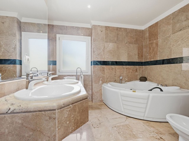 2 Schlafzimmer Apartment in Nueva Andalucía