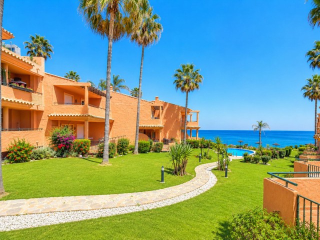 Appartement avec 3 Chambres  à Estepona