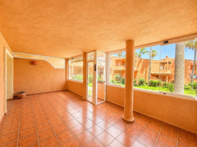 Appartement avec 3 Chambres  à Estepona