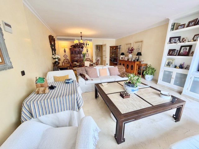Maison mitoyenne avec 3 Chambres  à Estepona