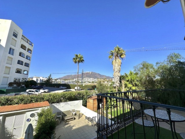 Maison mitoyenne avec 3 Chambres  à Estepona