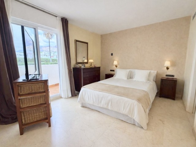 Maison mitoyenne avec 3 Chambres  à Estepona