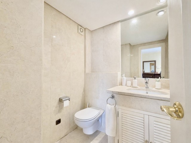 Maison mitoyenne avec 3 Chambres  à Estepona