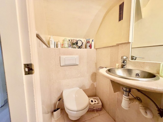 Maison mitoyenne avec 3 Chambres  à Estepona