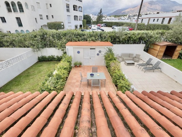 Maison mitoyenne avec 3 Chambres  à Estepona