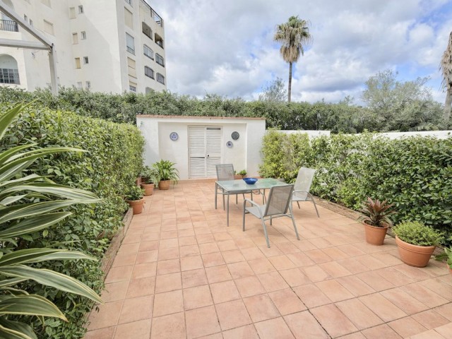 Maison mitoyenne avec 3 Chambres  à Estepona