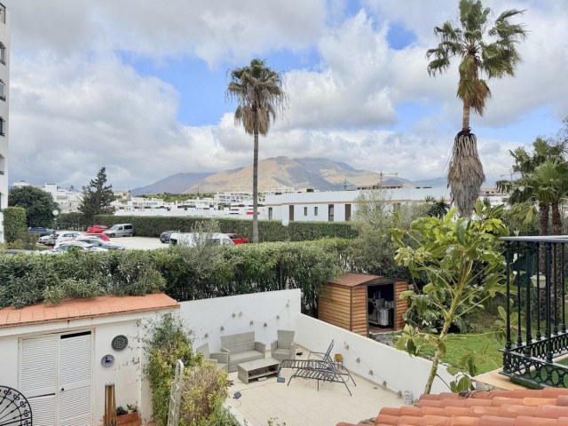 Maison mitoyenne avec 3 Chambres  à Estepona