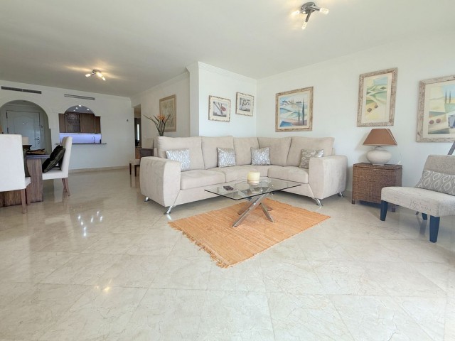 2 Bedrooms Apartment in Estepona