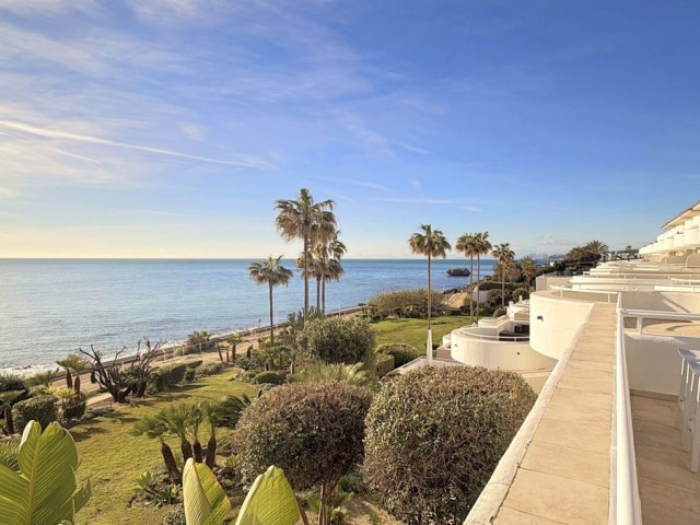 2 Bedrooms Apartment in Estepona