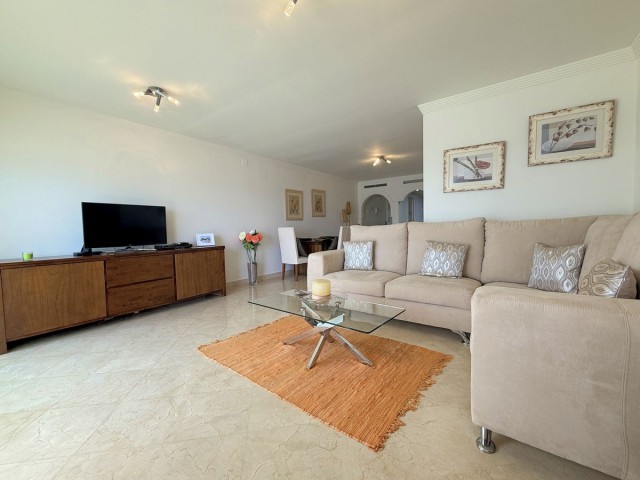 2 Bedrooms Apartment in Estepona