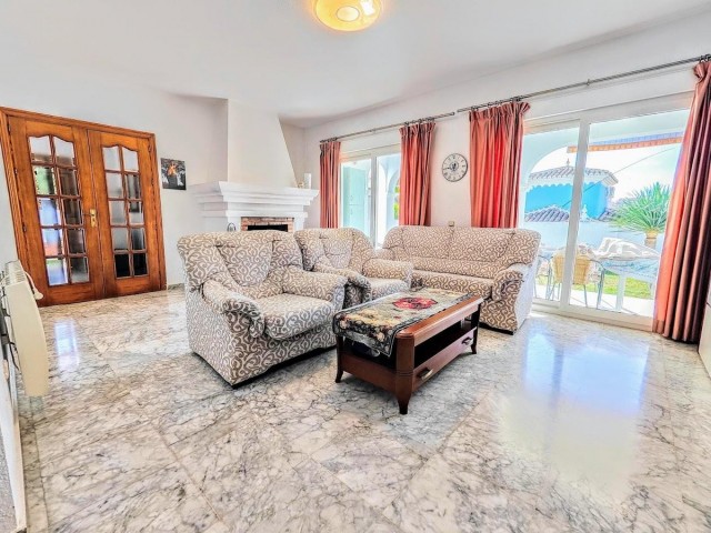 4 Bedrooms Villa in Benalmadena Costa