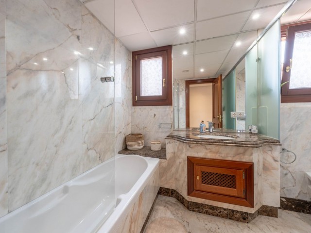 2 Bedrooms Apartment in Estepona