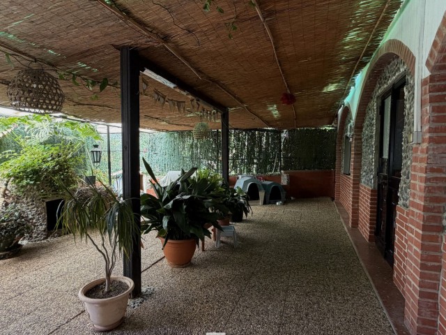 6 Bedrooms Villa in Estepona