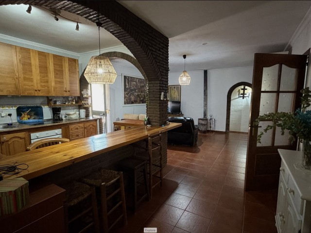 6 Bedrooms Villa in Estepona