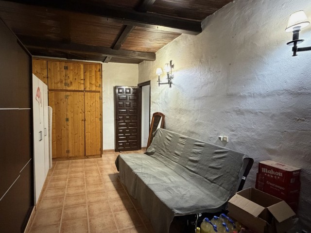 6 Bedrooms Villa in Estepona